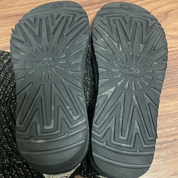 UGG NWOT Cardy Knit Boots in Black Tweed with Gold Metallic Thread. Size 8. - Picture 5 of 6